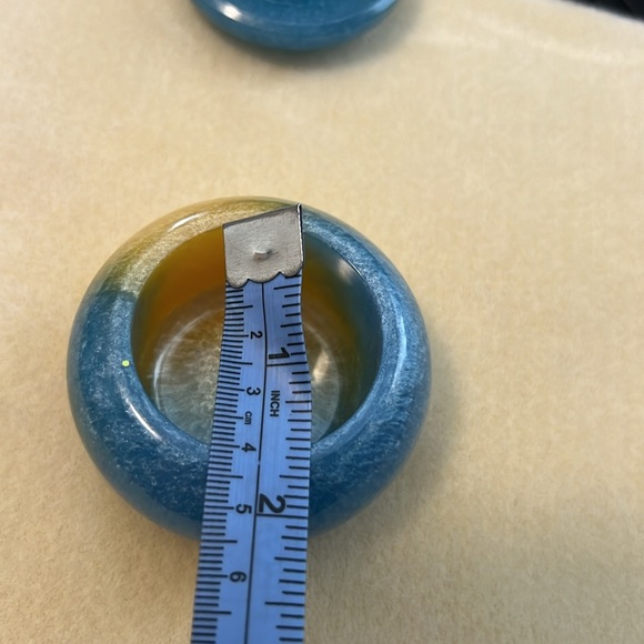 Light blue and yellow trinket resin dish with lid - Picture 6 of 7